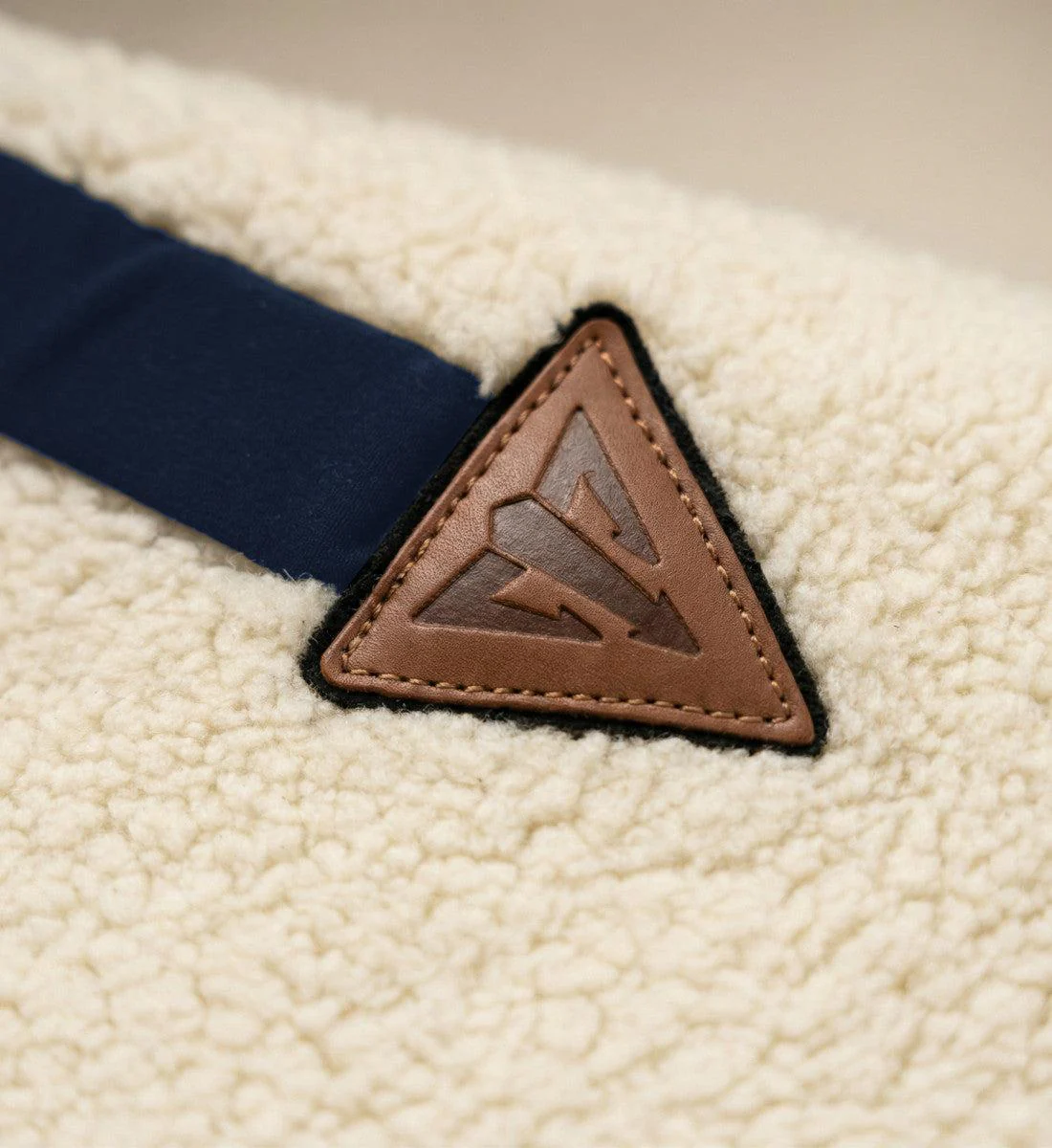Klettwatt Patch · Unisex Premium Sherpa Jacke - Image 11